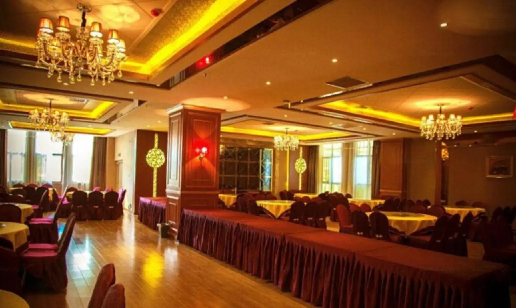 Golden Begonia Donggang Hotel Lincang