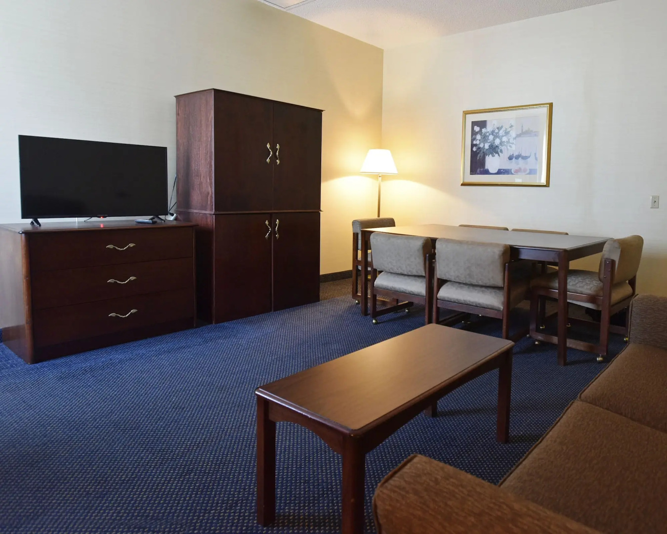 Maron Hotel & Suites