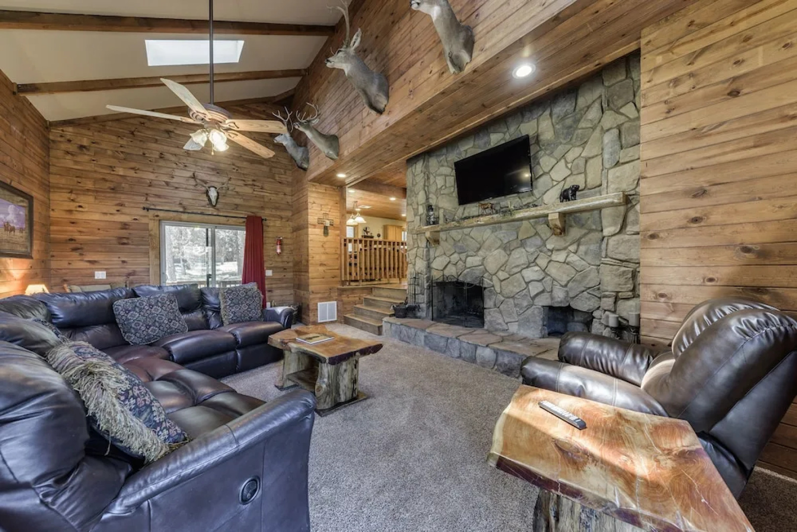 Well-appointed Alto Cabin w/ Fire Pit & Pool Table