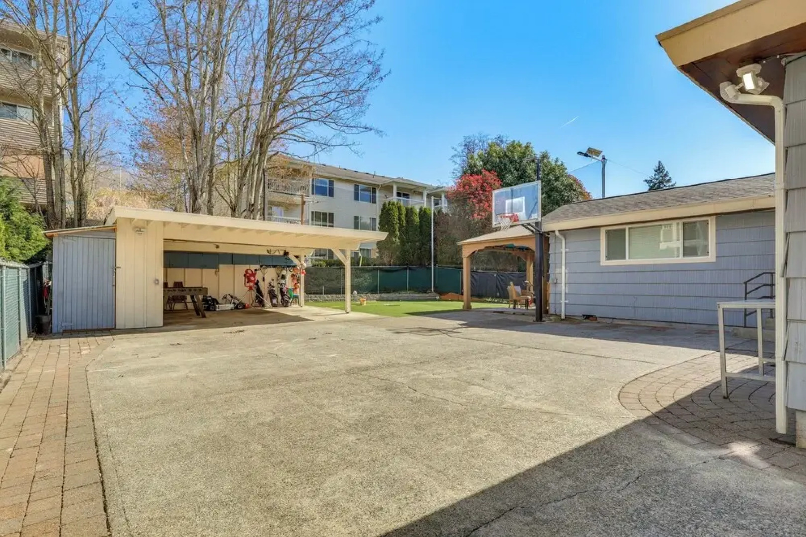 Renton Home: Gazebo w/ TV & Bbq, 15 Mi to Seattle