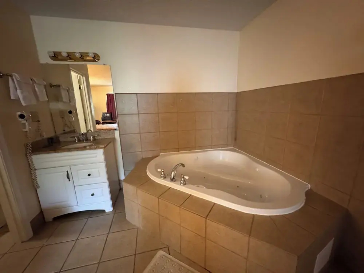 Whispering Pines by Hotel O Whitestone VA