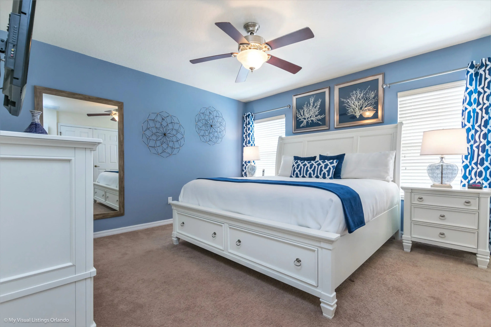 4 bed town home with full size pool Close to Disne