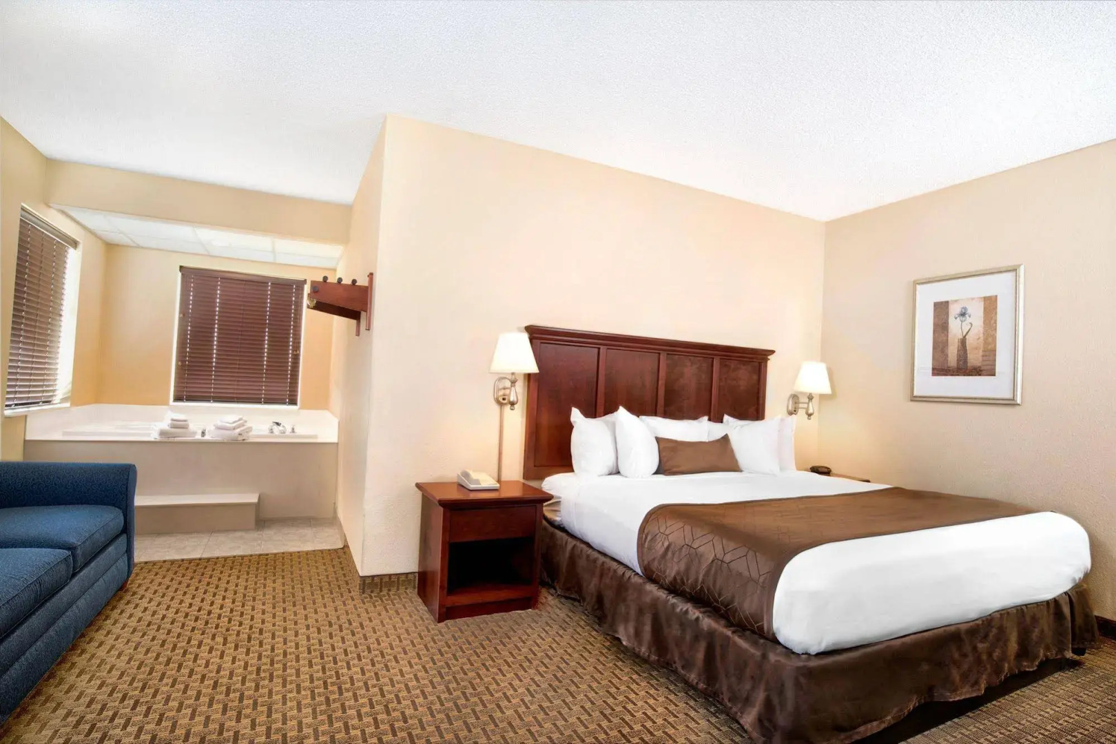 Barrington Hotel & Suites