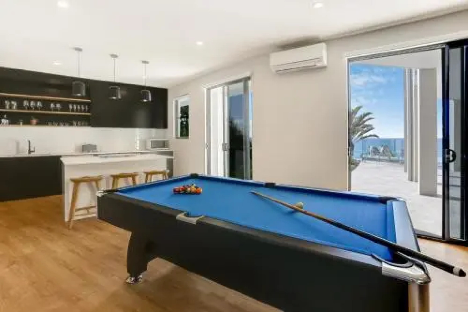 Castaways Beach Escape