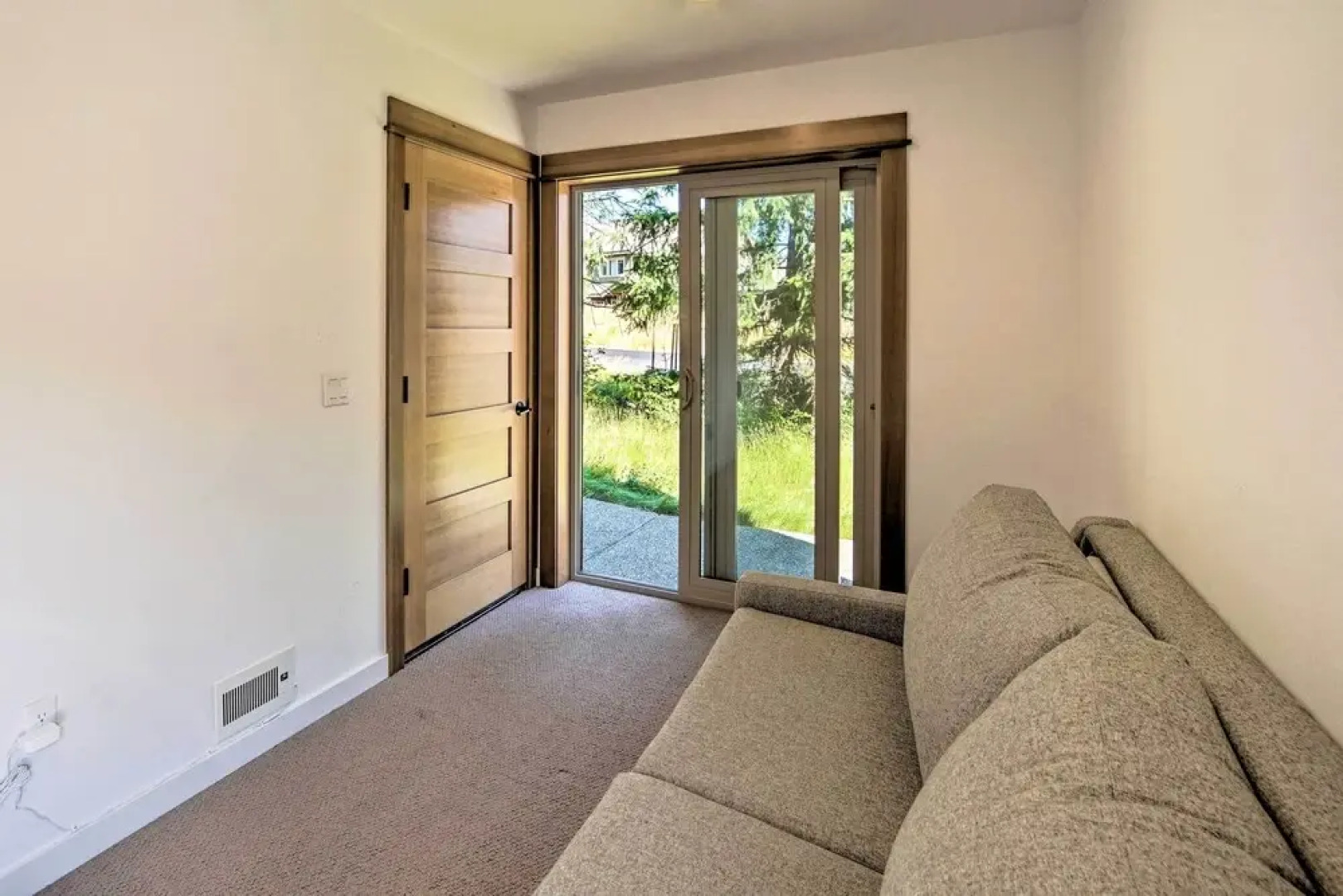 Charming Cle Elum Townhome w/ Balcony & Views