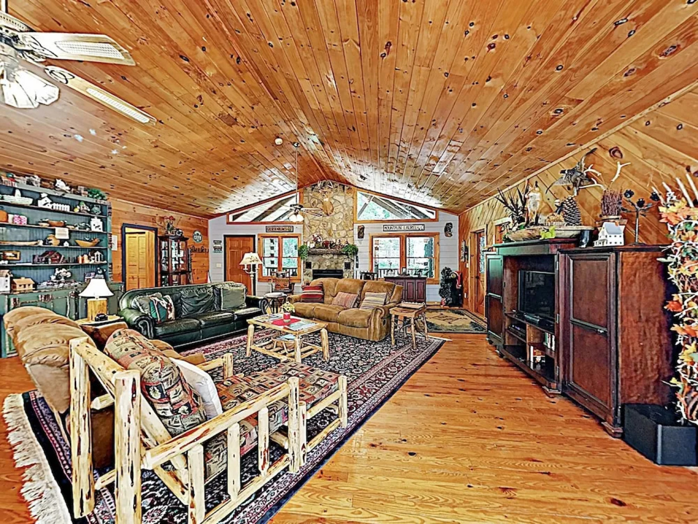 New Listing! Mountain Laurel Lodge W/ Hot Tub 5 Bedroom Home
