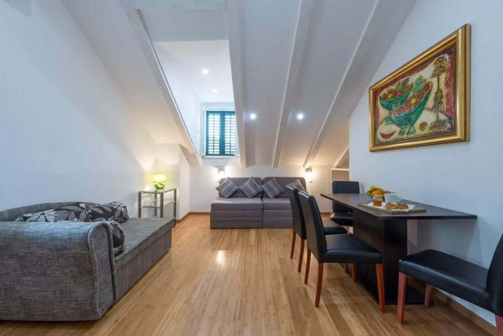 Villa Nisha - Six Bedroom Villa With Terrace and Swimming Pool ID Direct Booker 22773