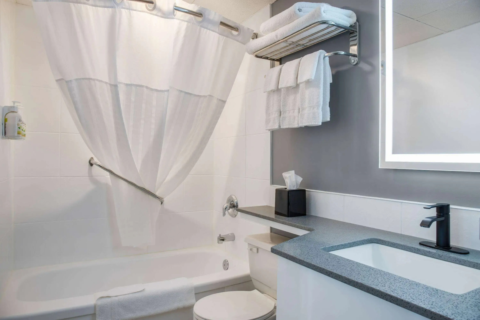 Days Inn & Conference Centre by Wyndham Camrose Norsemen