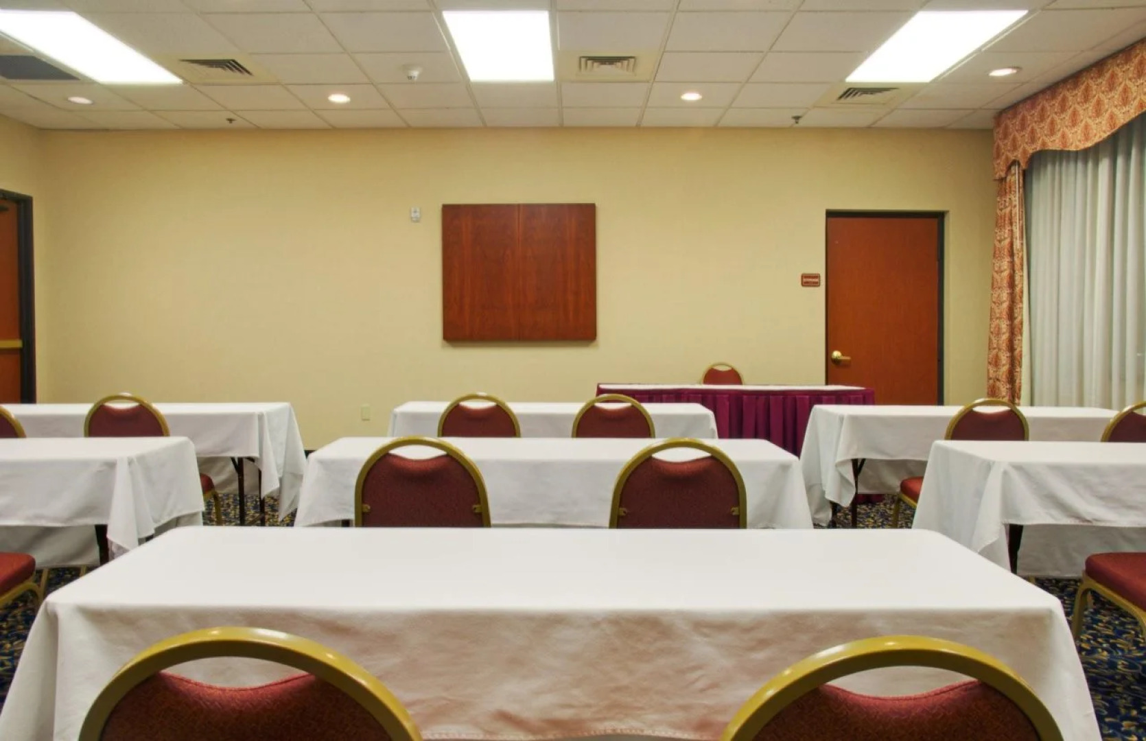 Holiday Inn Express & Suites Houston - Memorial Park Area by IHG