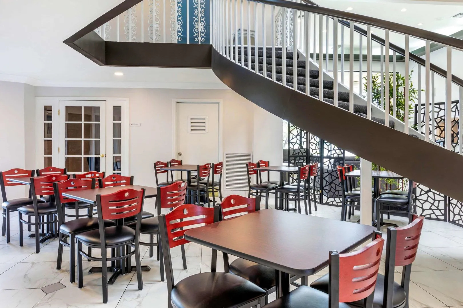 The Buena Park Hotel & Suites