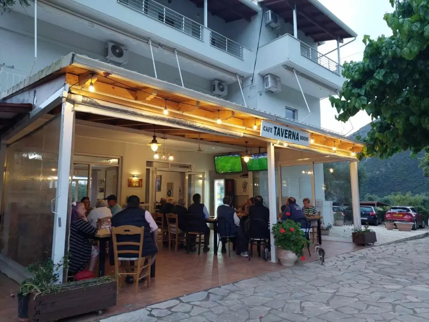 Babis Taverna & Rooms