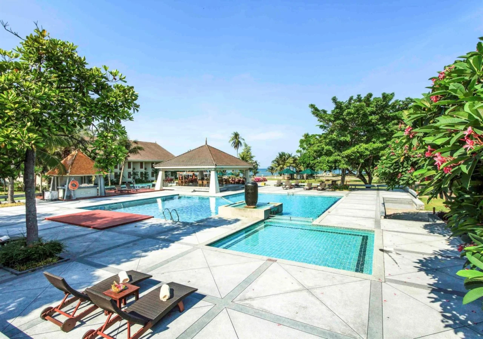 The Nouveau Chumphon Beach Resort & Golf