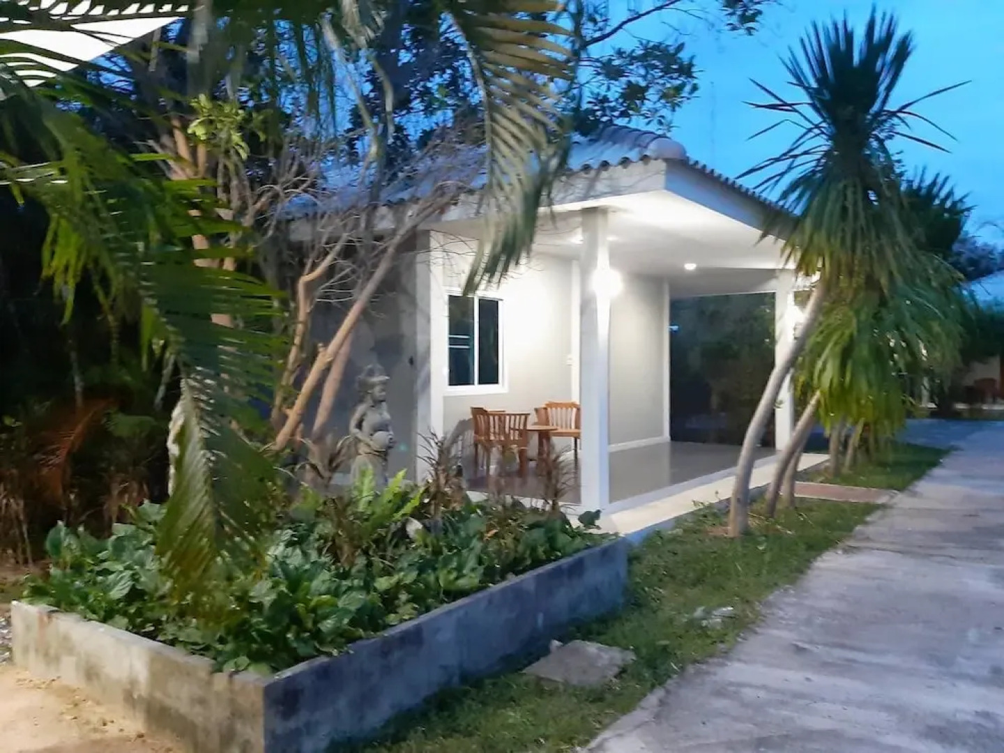 Paradise Resort at Lamphun