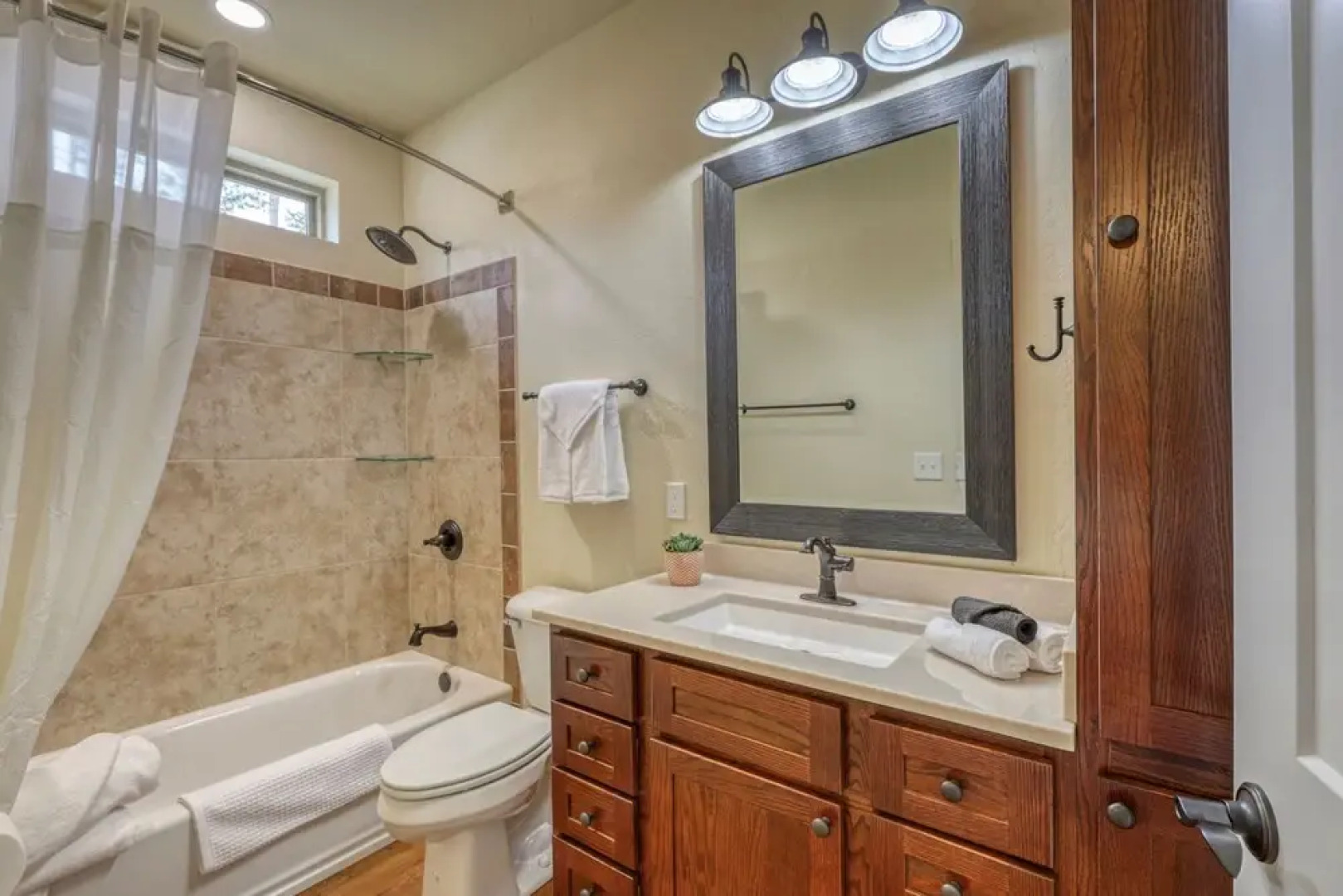 Serene Retreat King Bed at Rockerville Gold Town