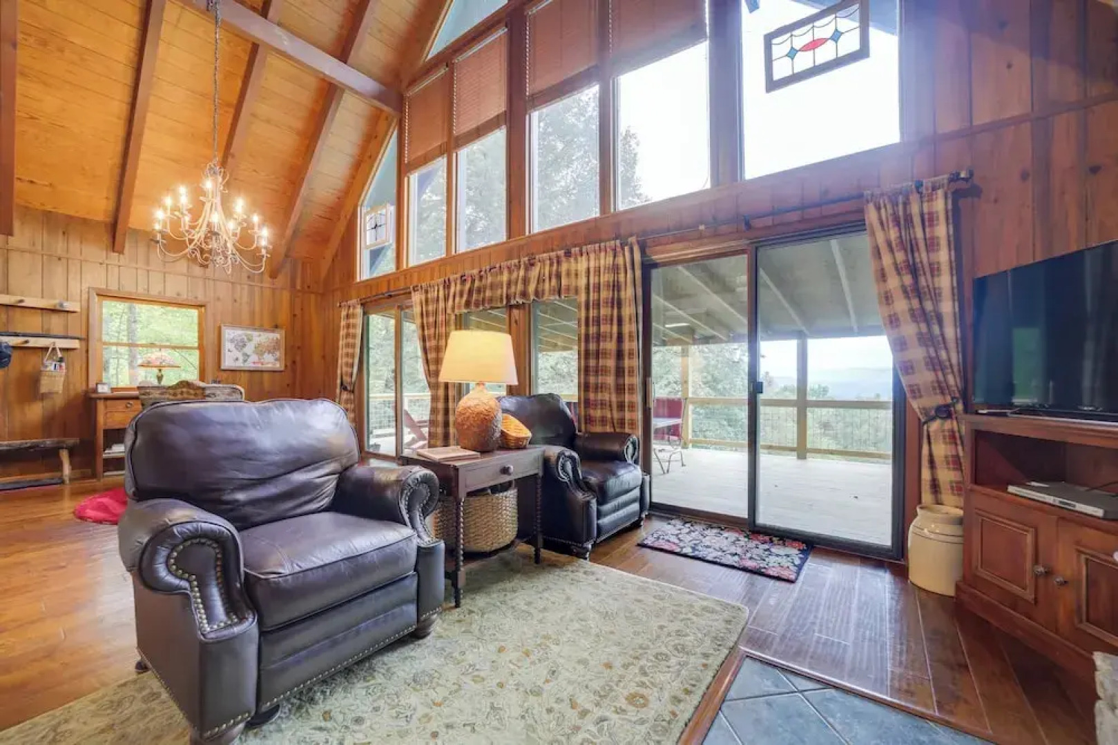 Robbinsville Vacation Rental w/ Covered Balcony