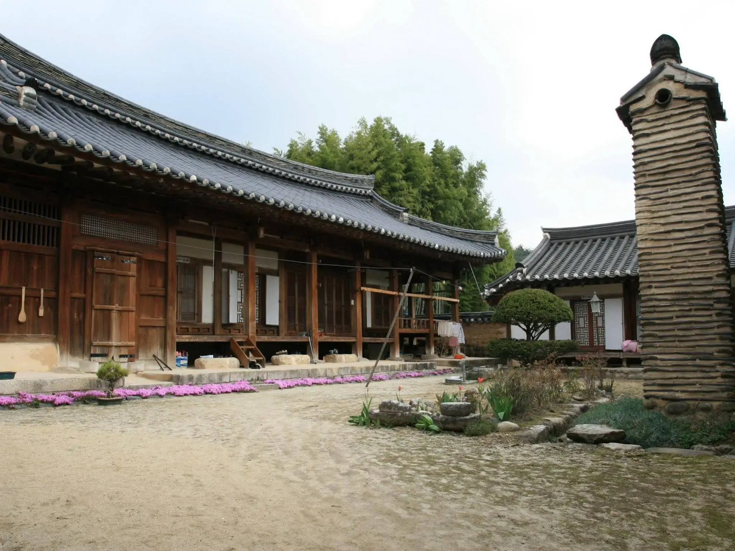Geochang Choongsindang Donggae Jeongon Gotek