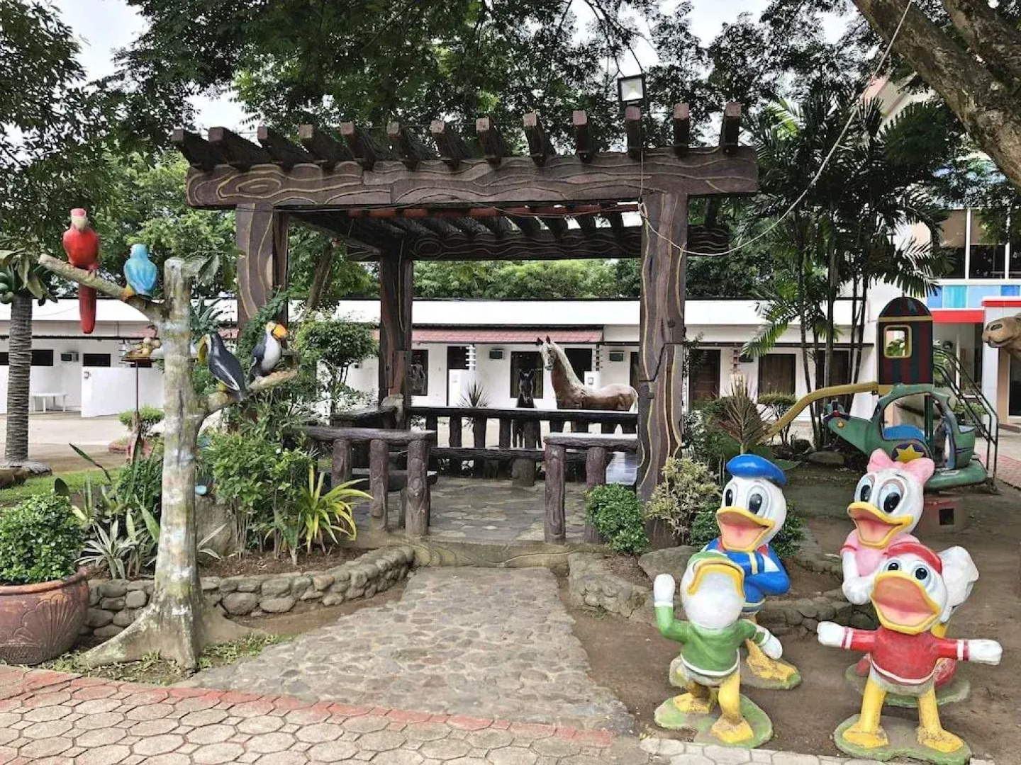 Quezon Premier Hotel - Candelaria