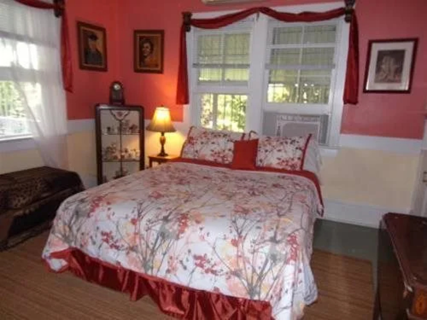 La Paloma Guest House