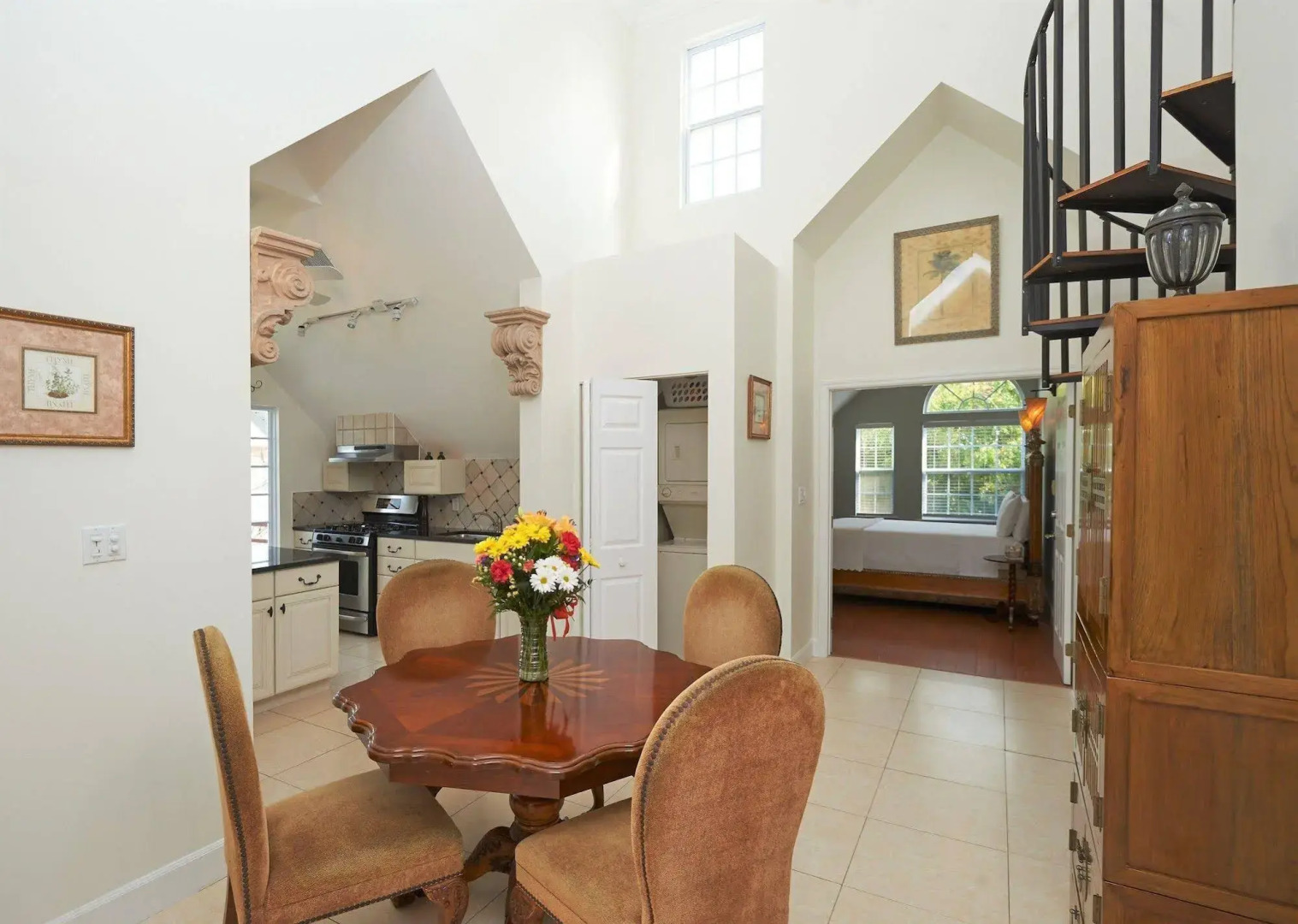 Shangri-La Boutique Bed & Breakfast