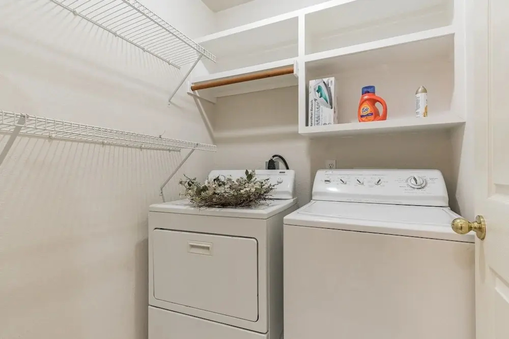 Centrally Located 3-bedroom and 2-bath The Colony Home With Great North Dallas Access 3 Home by Redawning