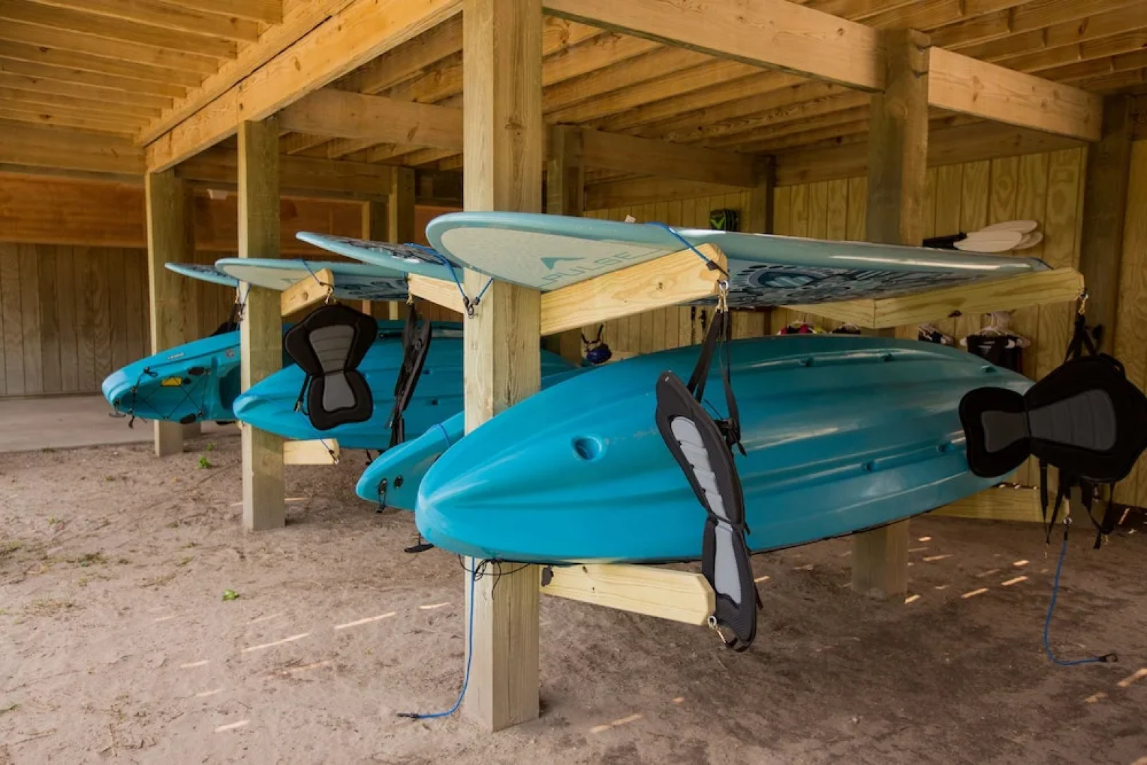 The Burrus House Inn Waterfront Suites