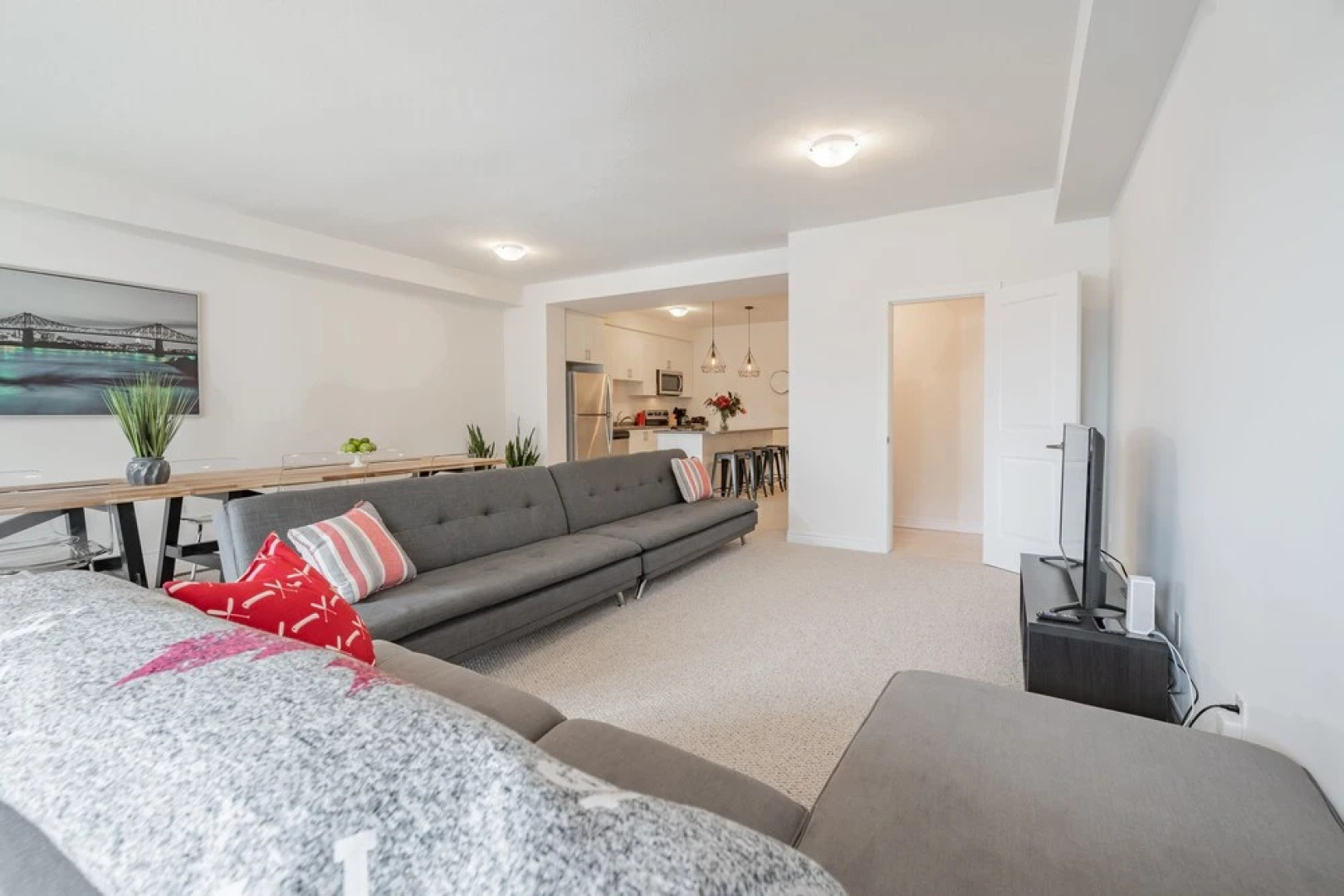 Elegant Brand New Town House