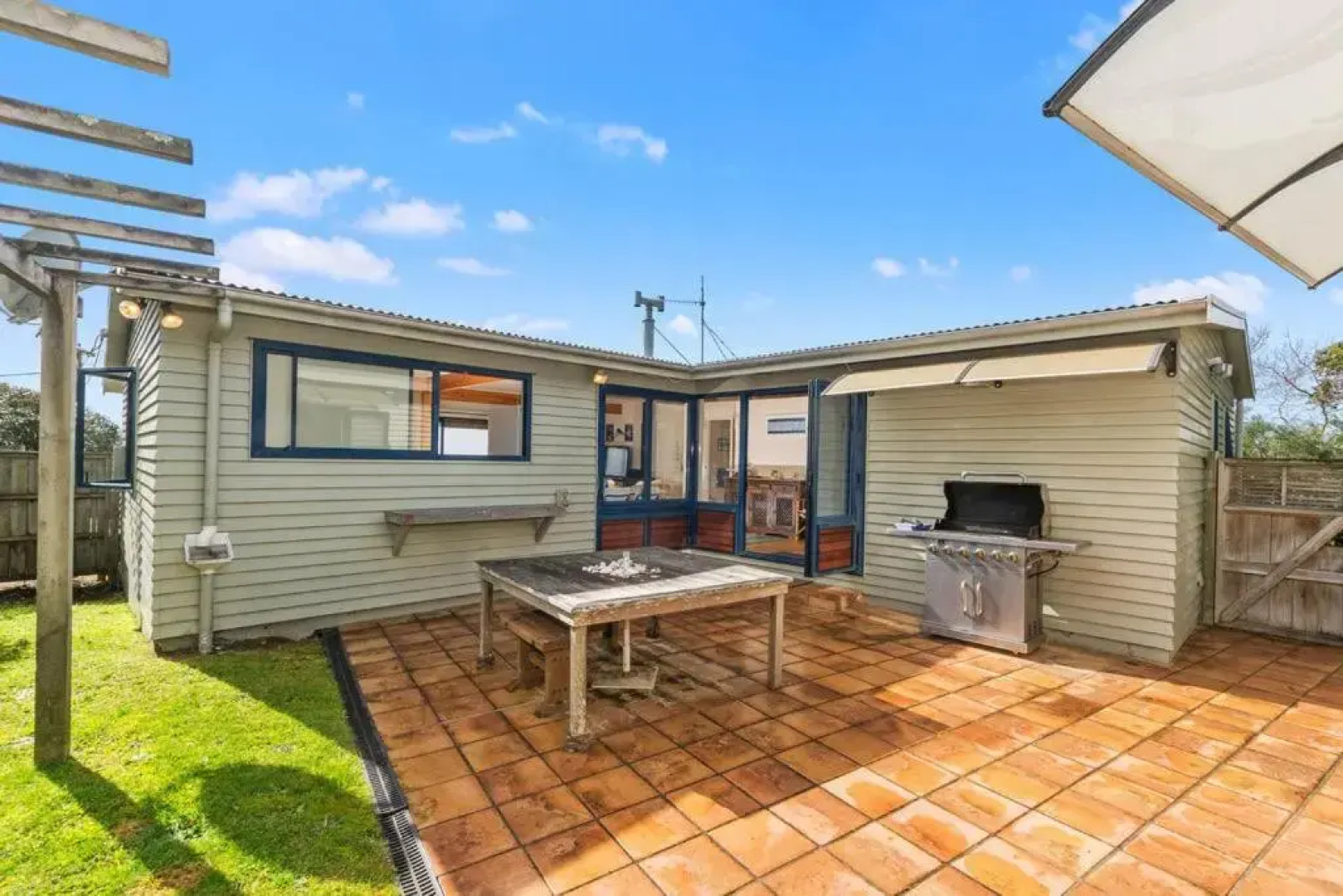Taste Of Paradise with WiFi!- Mangawhai Heads Holiday Home