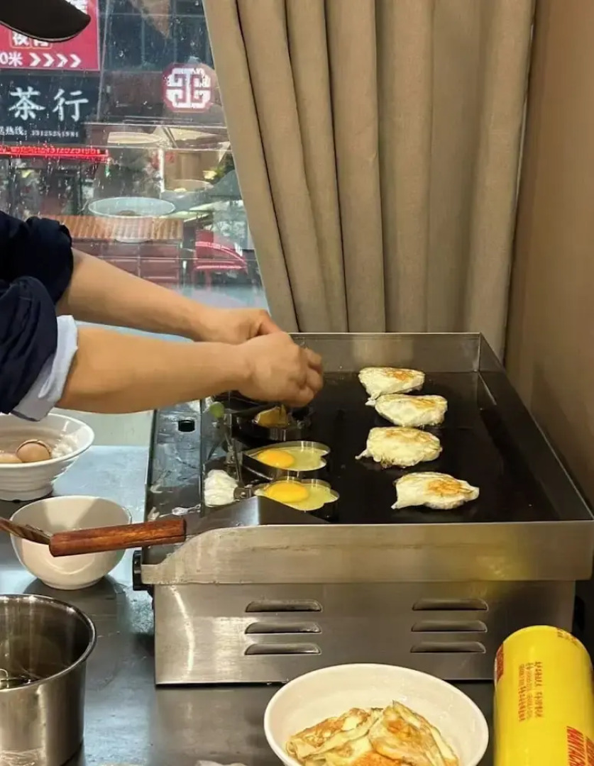 Wanzai Yijia La Maison Hotel