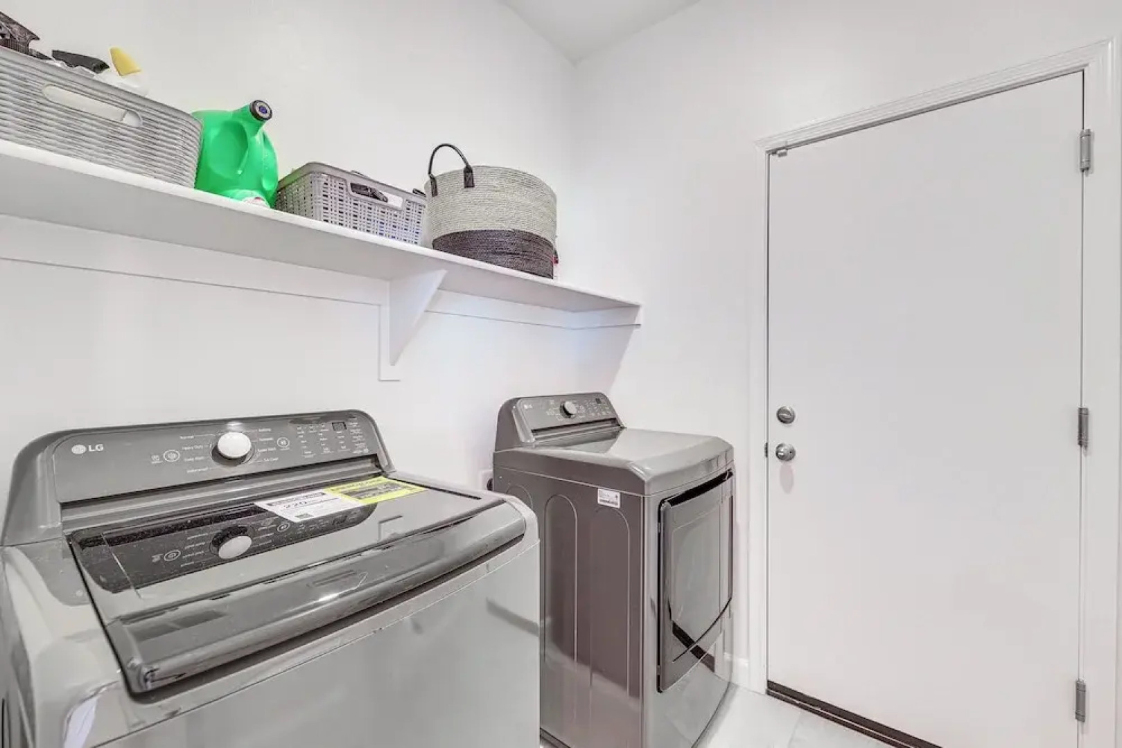 Maricopa Home w/ Putting Green & Covered Patio!