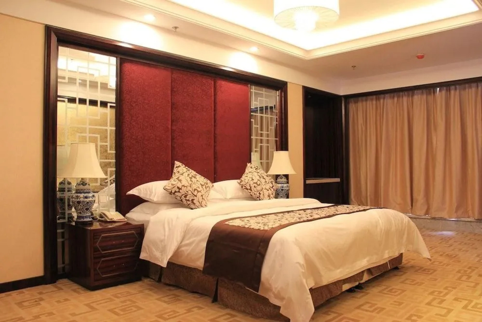 Vienna International Hotel