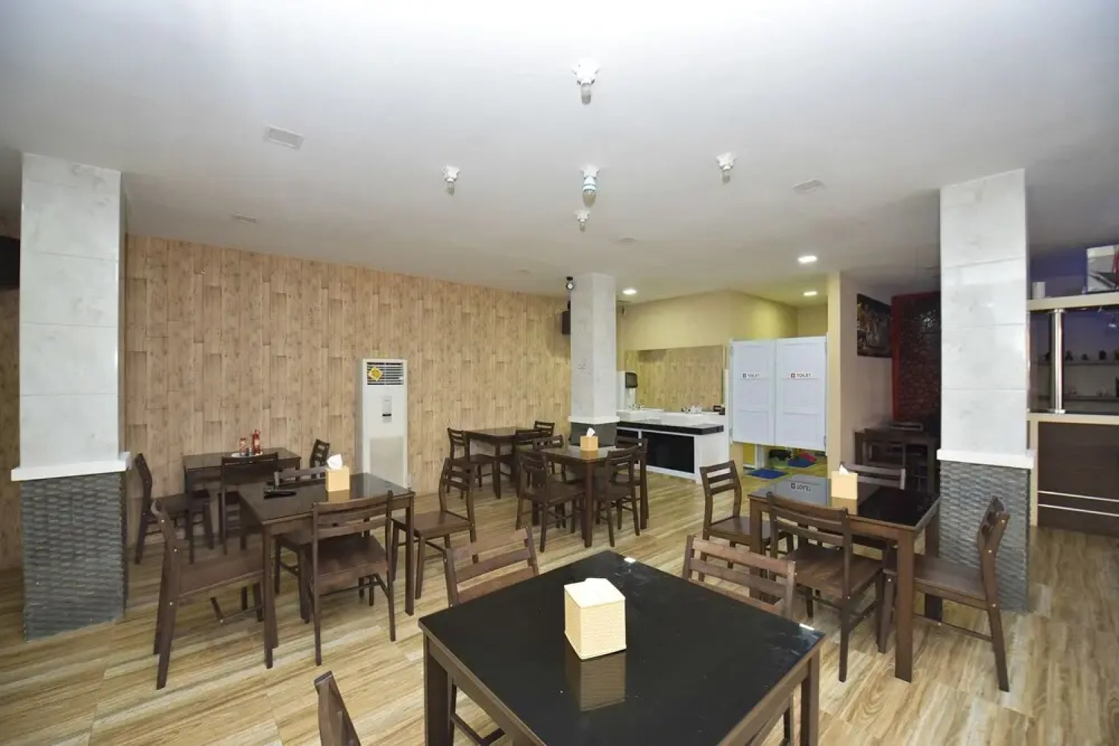 OYO 1228 Hotel Novanda