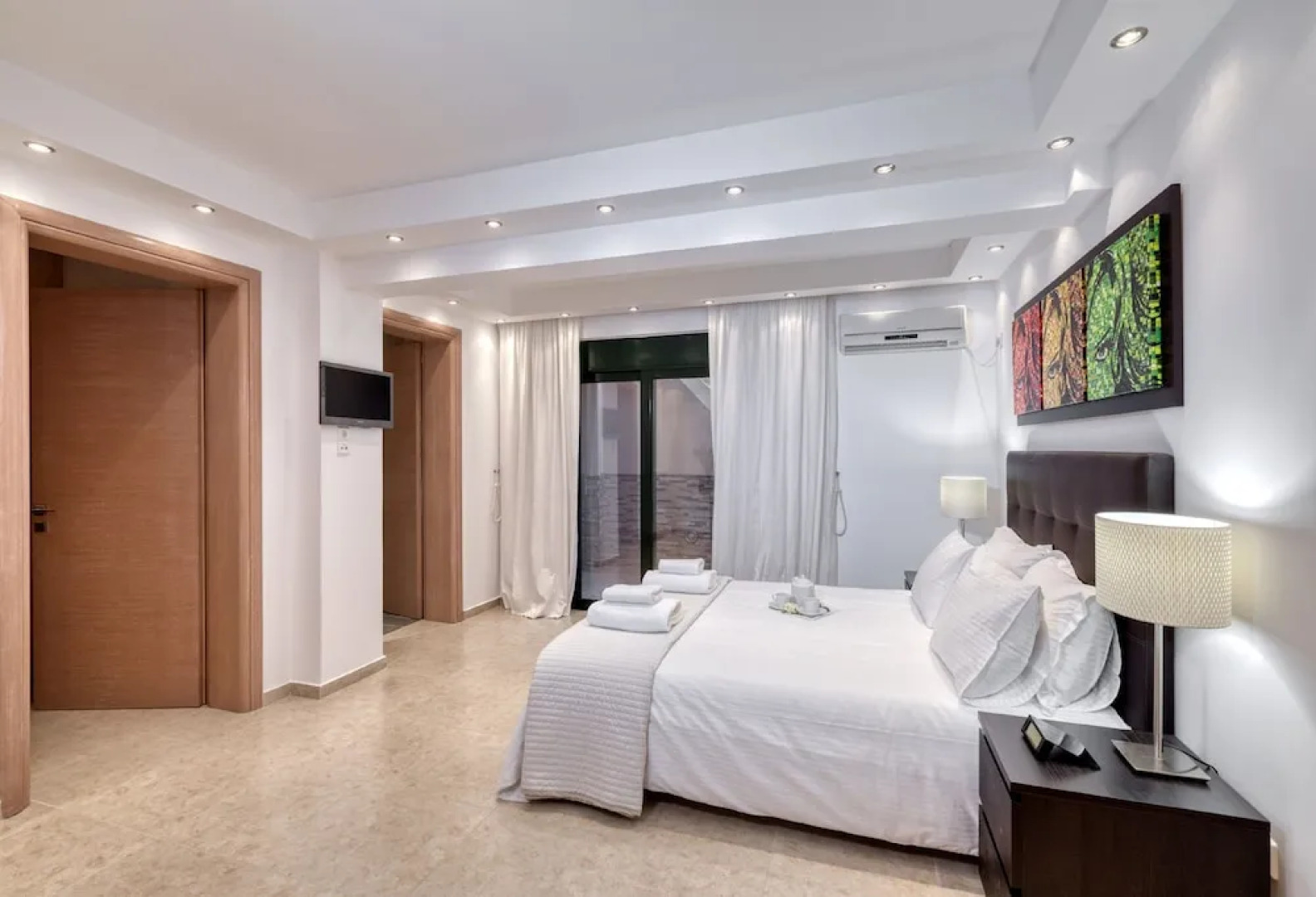 Luxurious Villa Solaris Next To The Beach