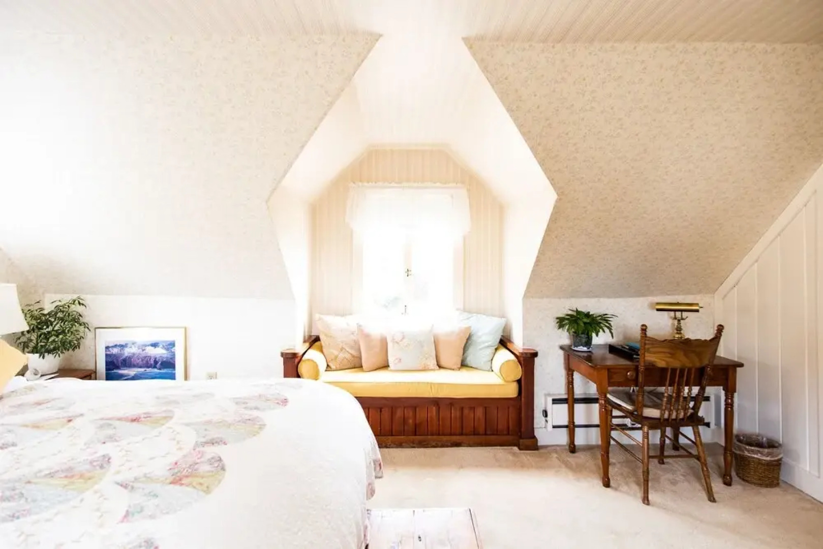 Headlands Inn Bed & Breakfast