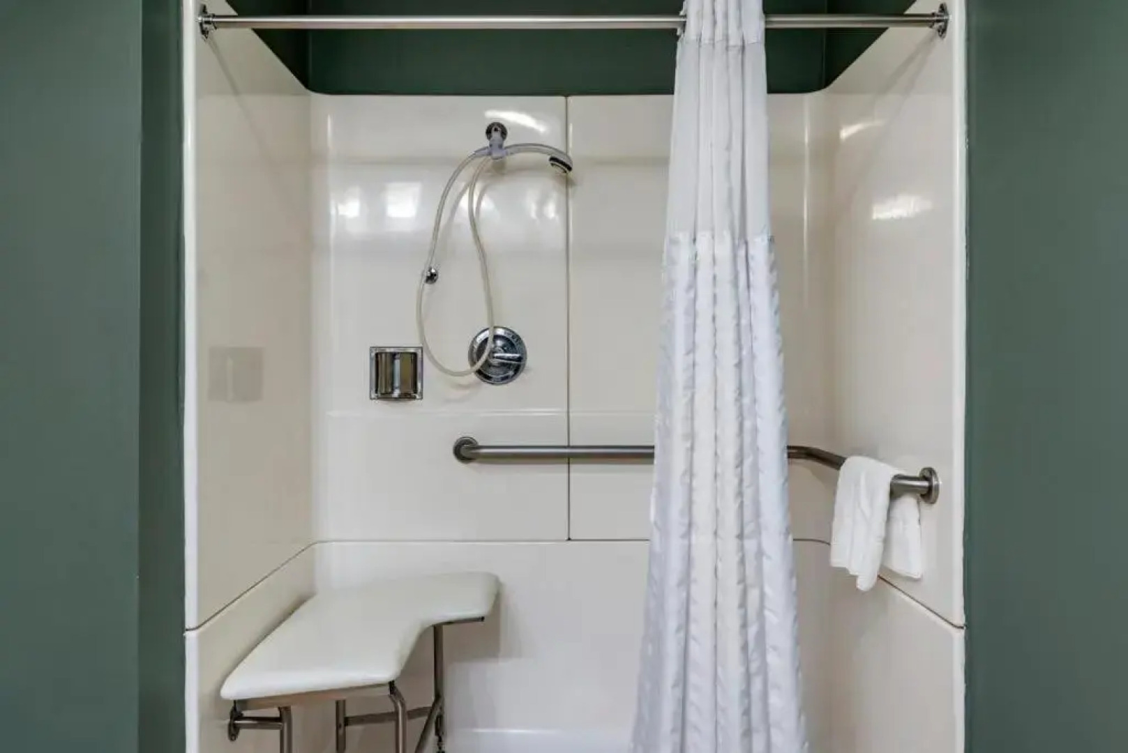 Comfort Inn & Suites at Stone Mountain