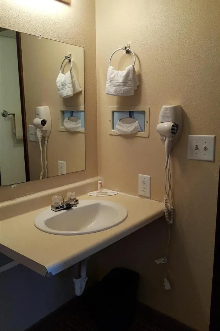 Econo Lodge Grand Forks