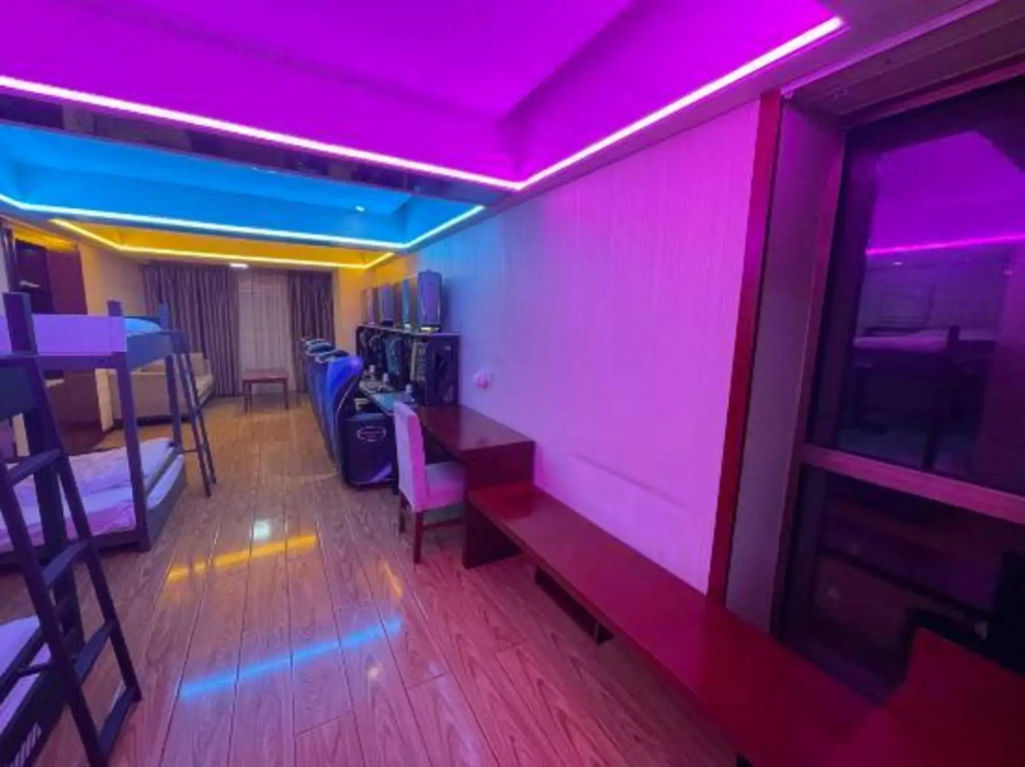 Yiju Hotel (Xining Railway Station Xinqian Guoji)