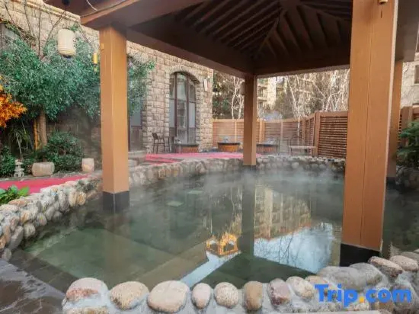 Tang Inn Hot Spring Holiday Hotel