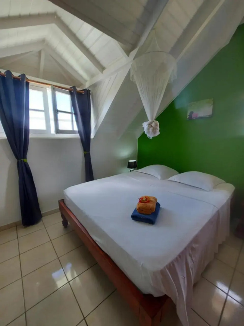 Les Petites Fleurs de Poirier