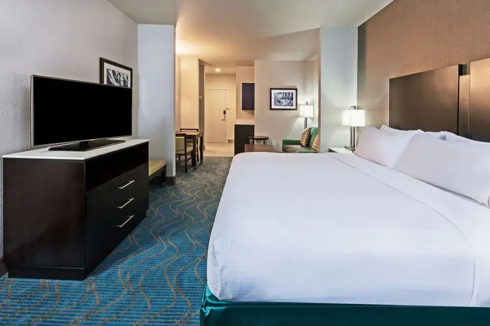 Holiday Inn Express and Suites Killeen-Fort Hood Area