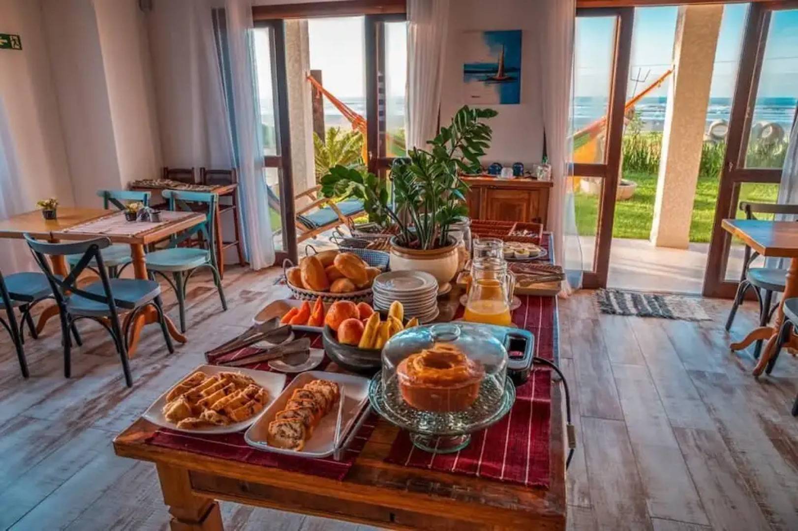 Mar Egeu Arte & Pouso