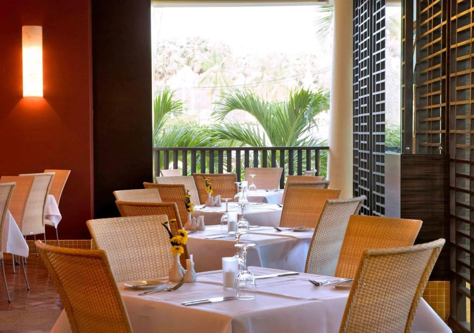 All Seasons Naiharn Phuket