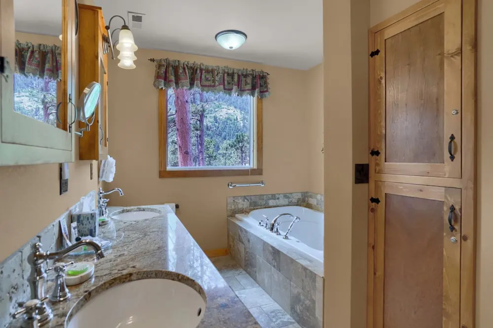 Rocky Mountain Lodge