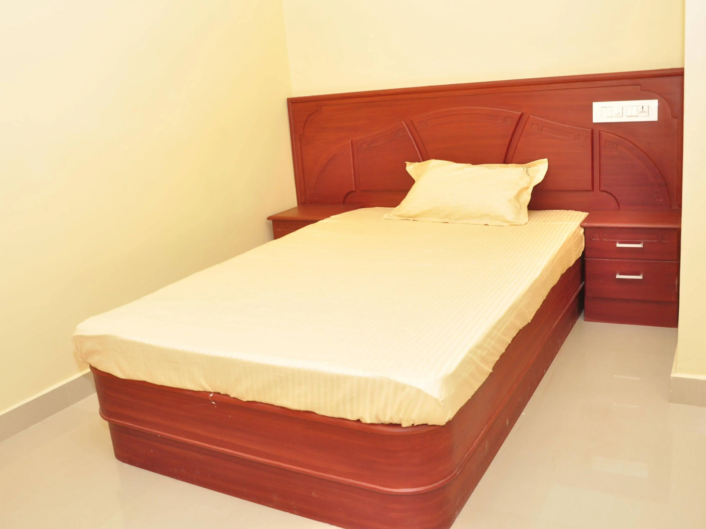 Hill Blooms Residency