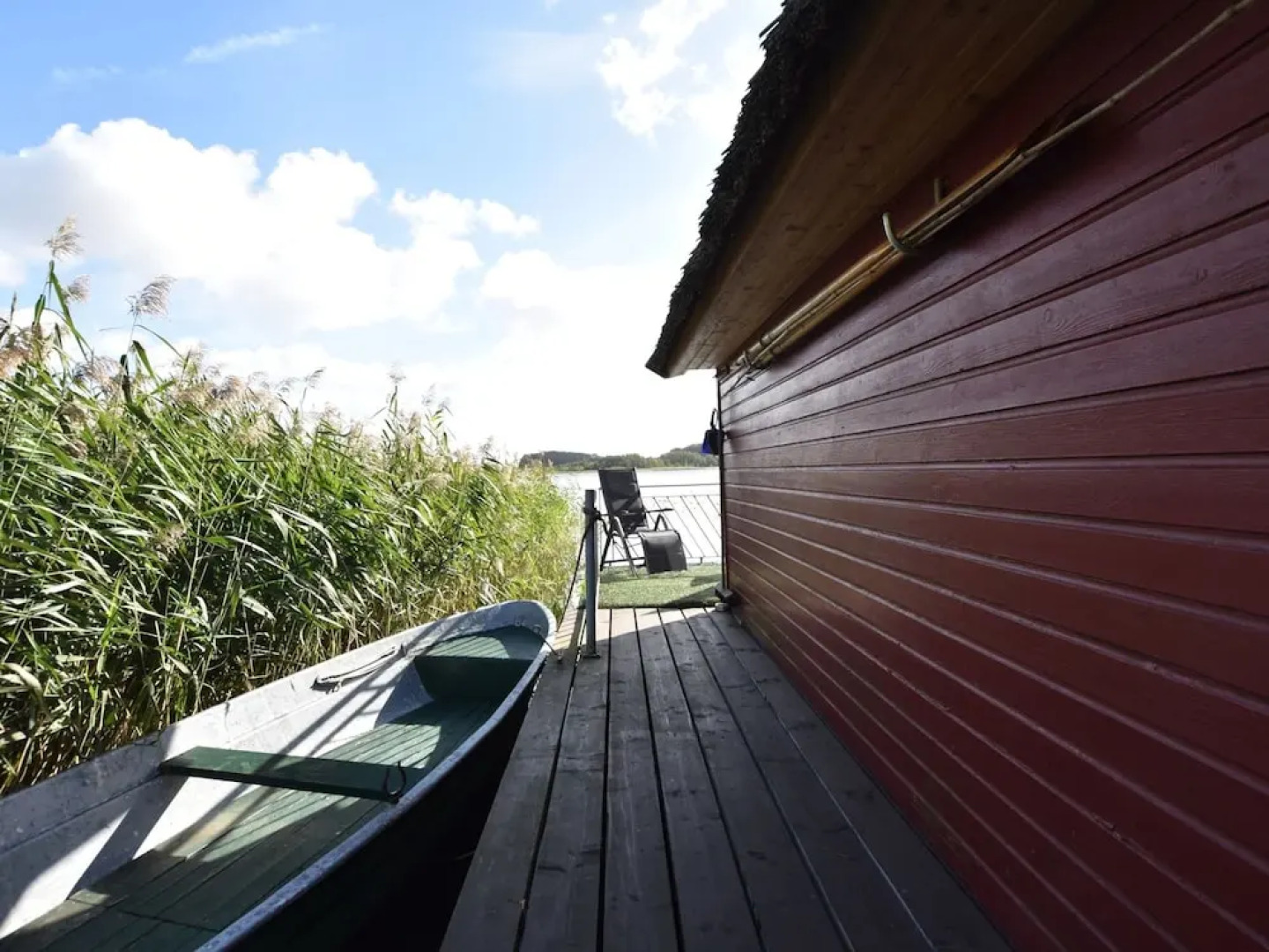 Bootshaus Direkt am See mit Eigenem Steg an der Ostsee