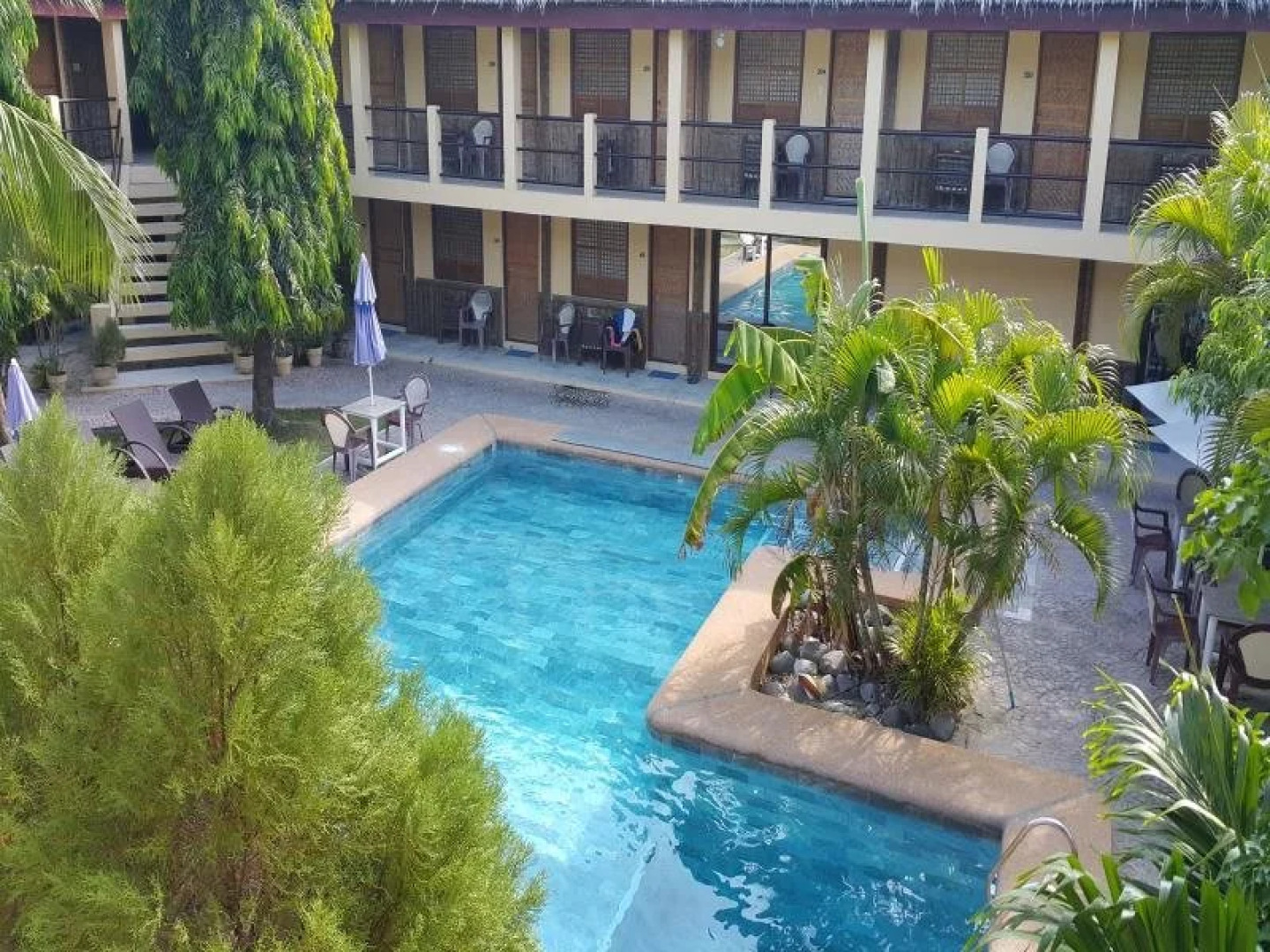 La Laguna Beach Club & Dive Center