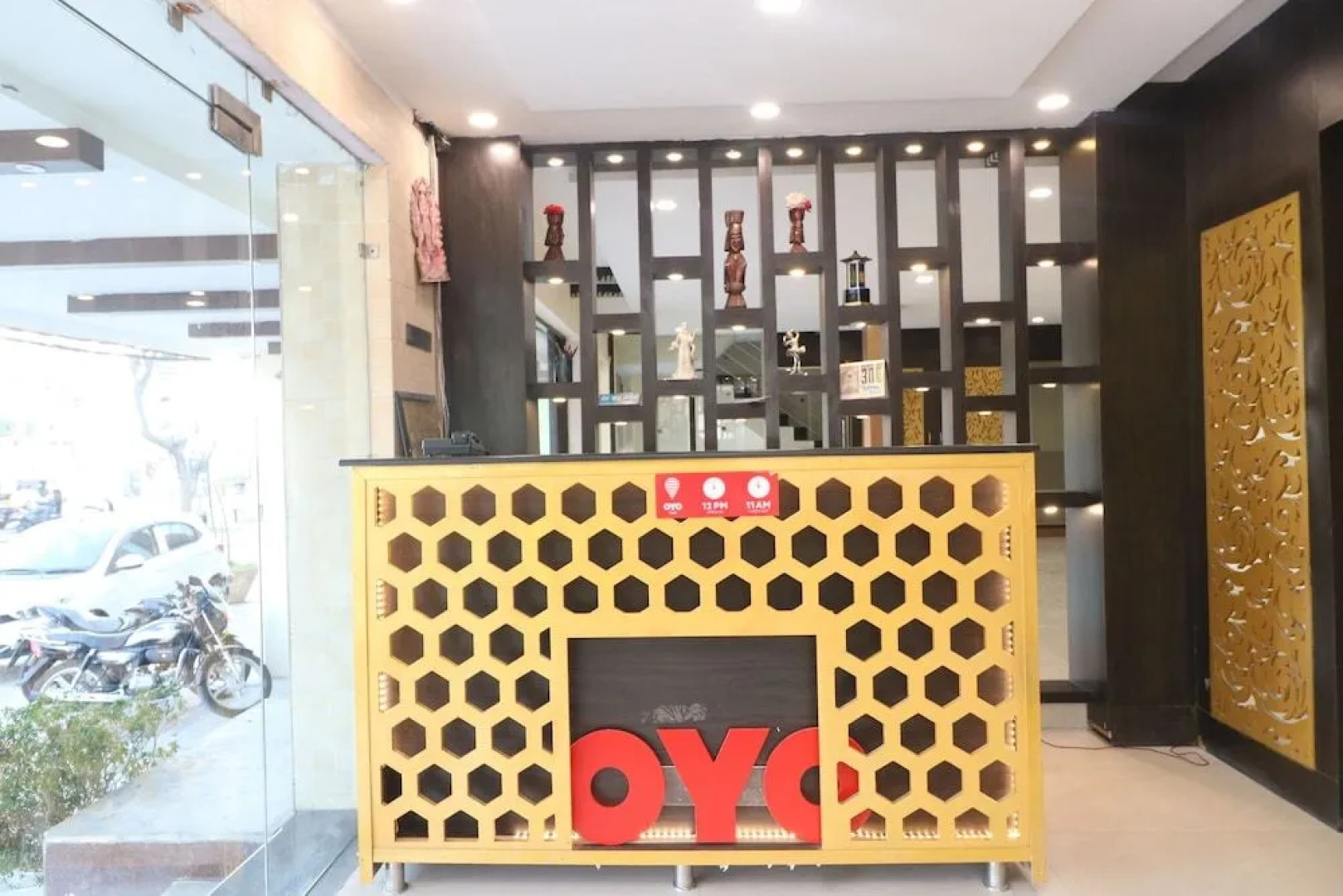 Oyo 29852 Hotel Golden View