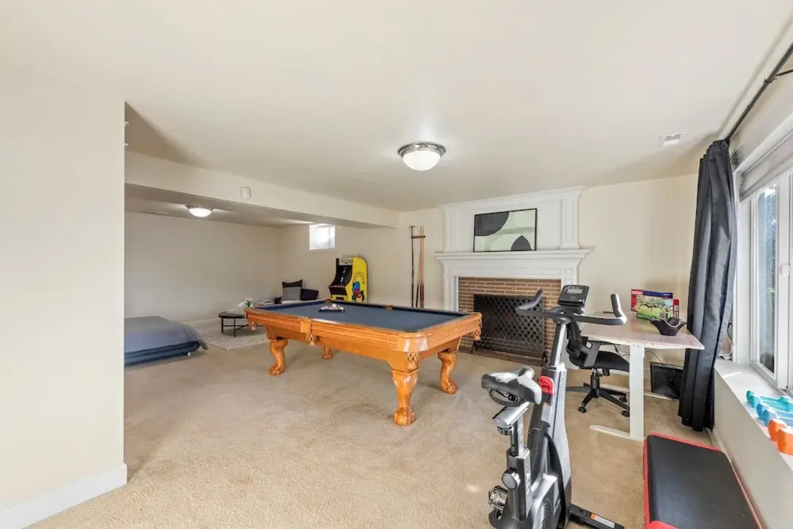 Renton Lakeside Oasis, Lakeview, 4B 2.5B, Spacious