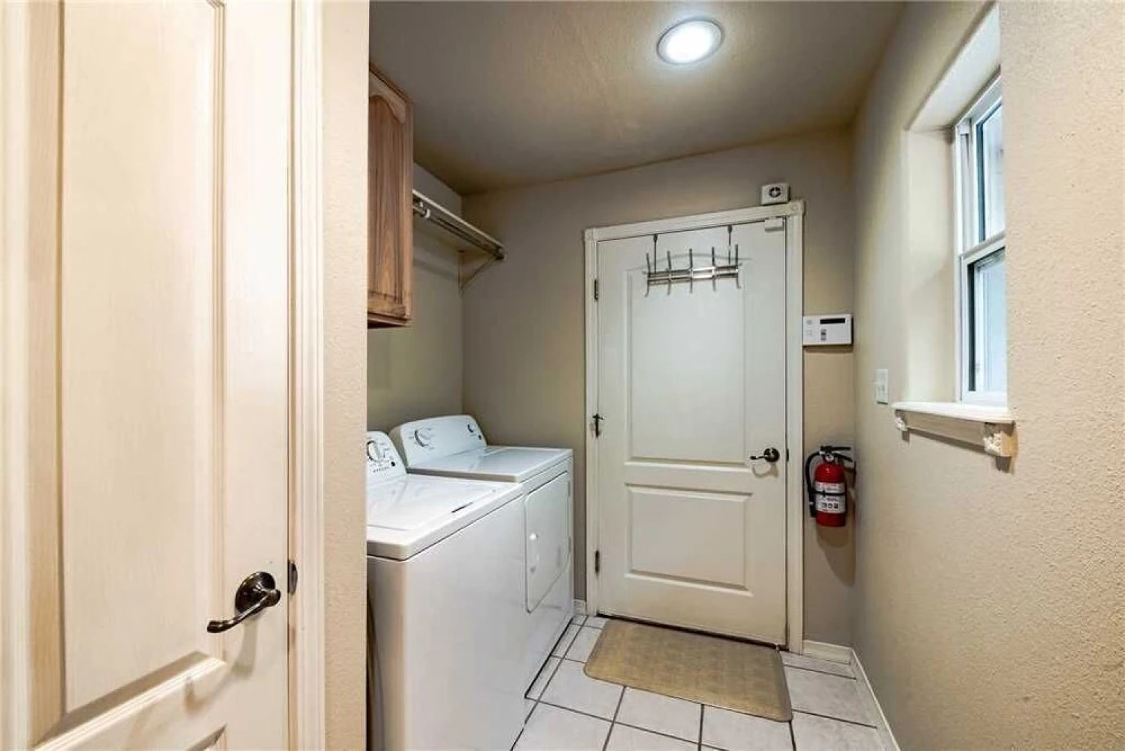 Little Creek Retreat - Four Bedroom Cabin with Hot Tub