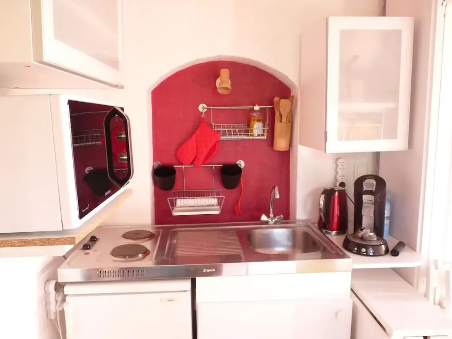 Chambre Rouge et Vin Blanc