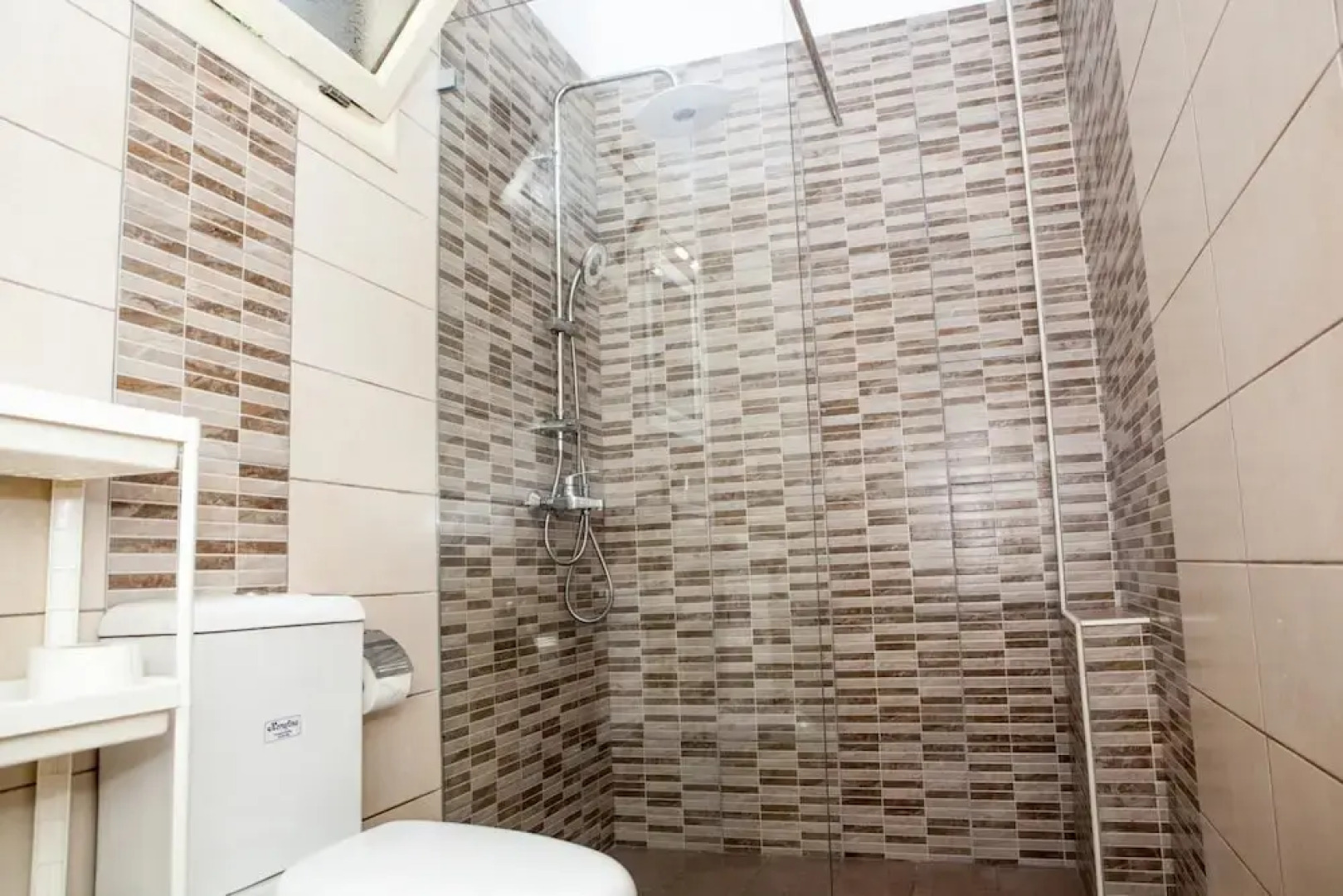 Eleana Apartments And Studios